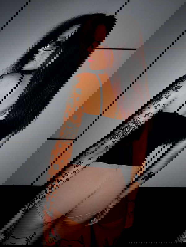 meleeva meleeva archive image