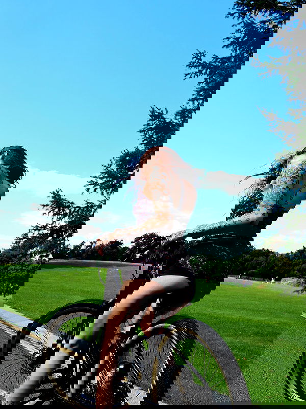 meleeva meleeva archive image