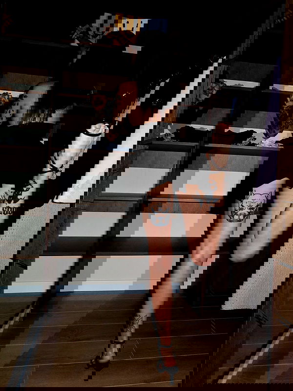 meleeva meleeva archive image