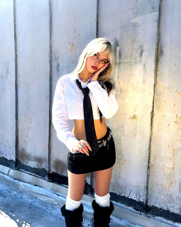 melislie instagram image archive image