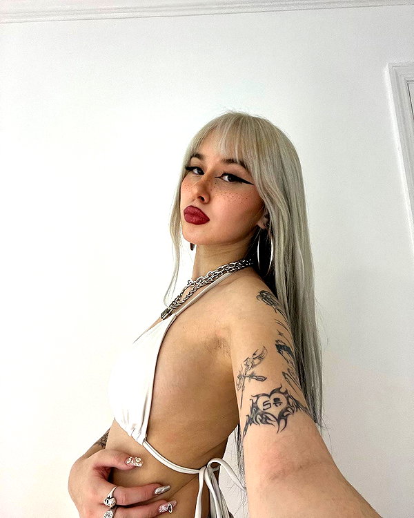 melislie instagram image archive image
