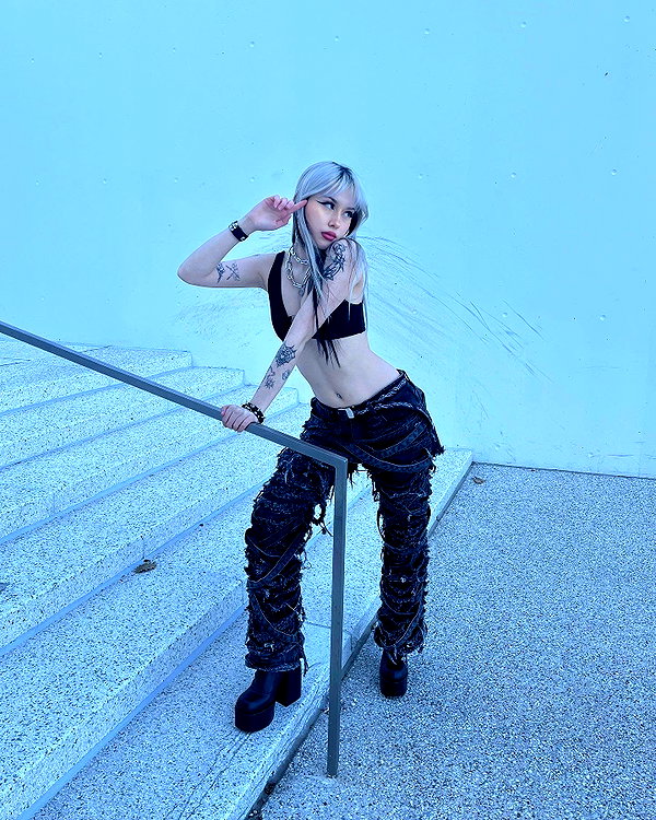 melislie instagram image archive image
