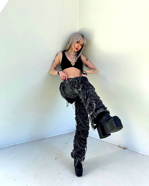 melislie instagram image archive image