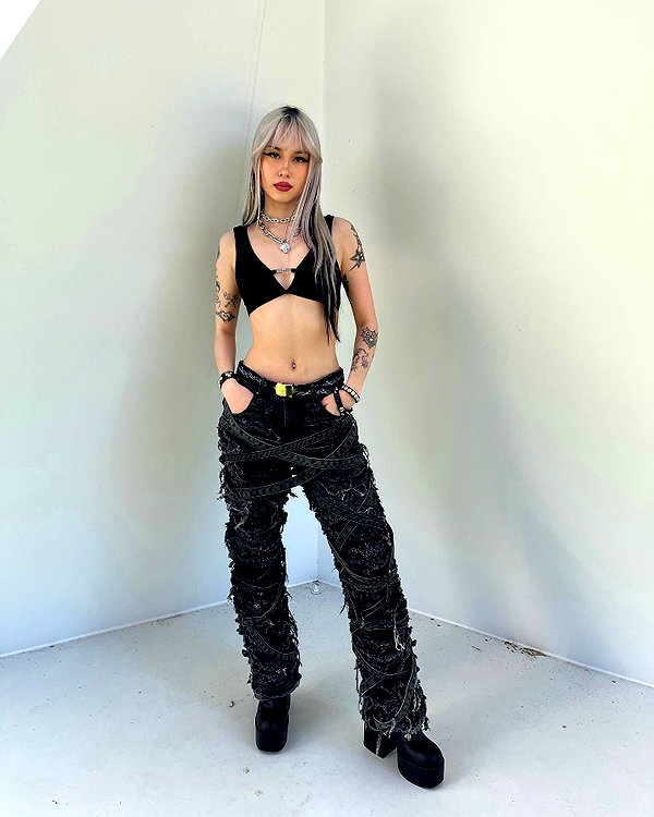 melislie instagram image archive image