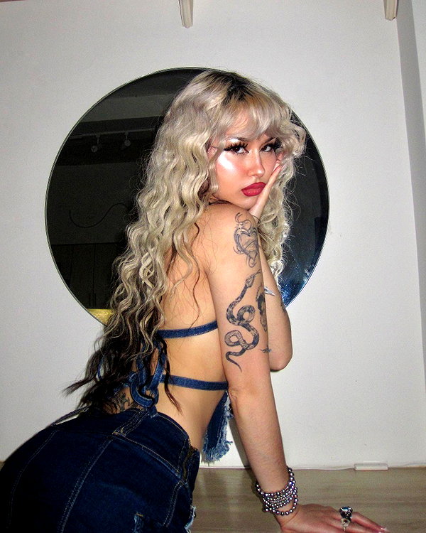 melislie instagram image archive image