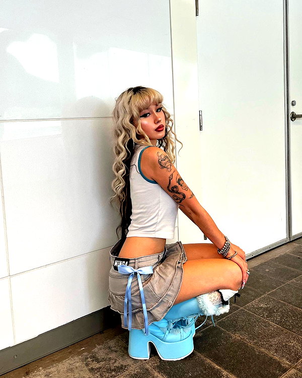 melislie instagram image archive image