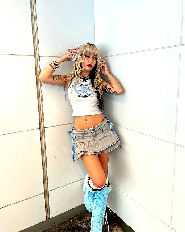 melislie instagram image archive image