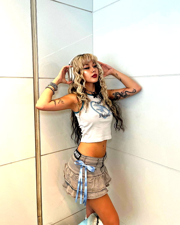 melislie instagram image archive image