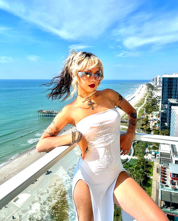 melislie instagram image archive image