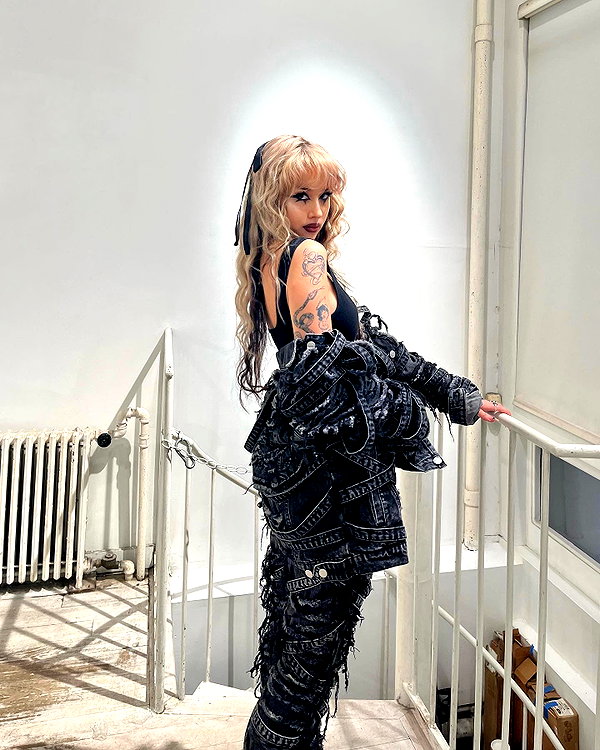 melislie instagram image archive image