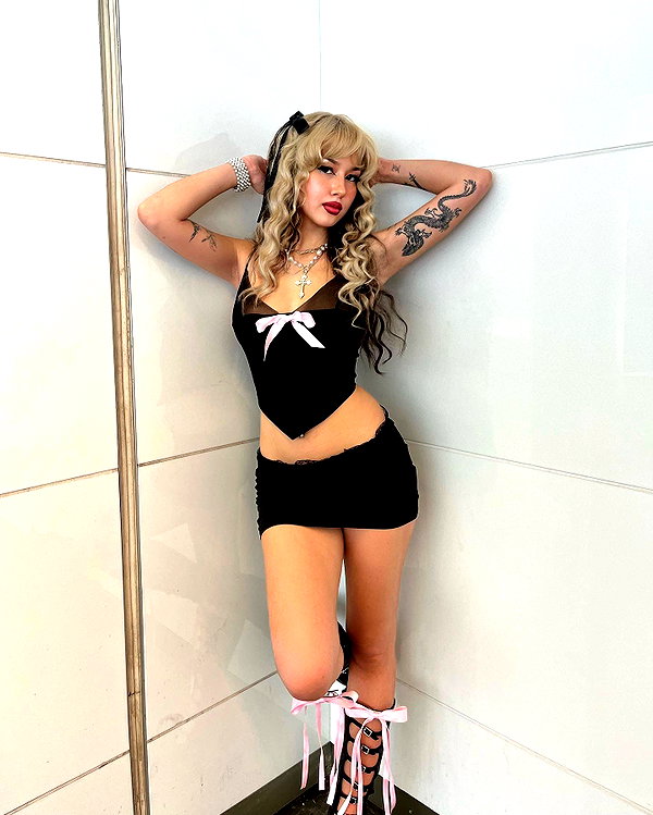 melislie instagram image archive image