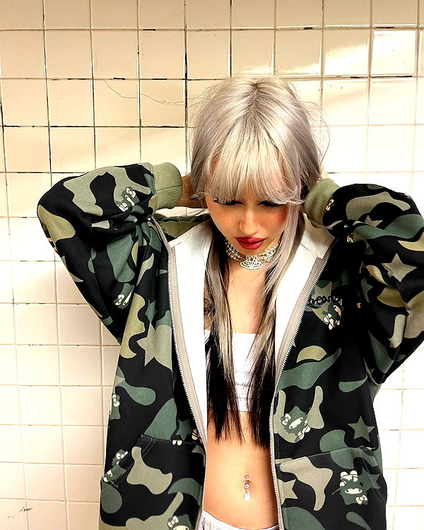 melislie instagram image archive image