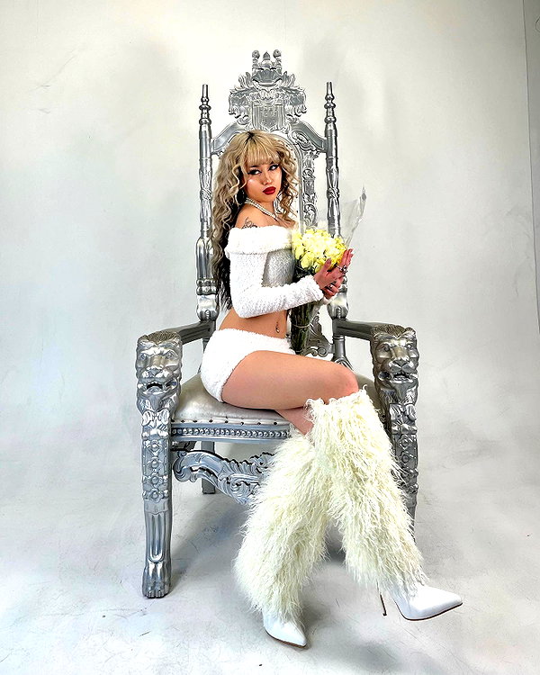 melislie instagram image archive image