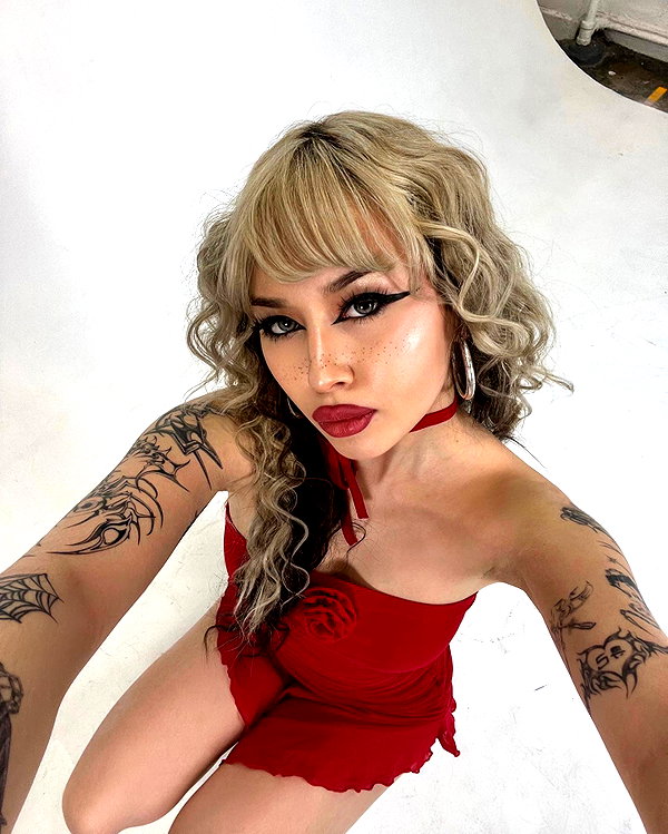 melislie instagram image archive image