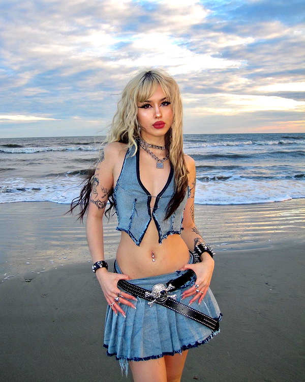 melislie instagram image archive image