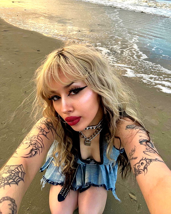 melislie instagram image archive image