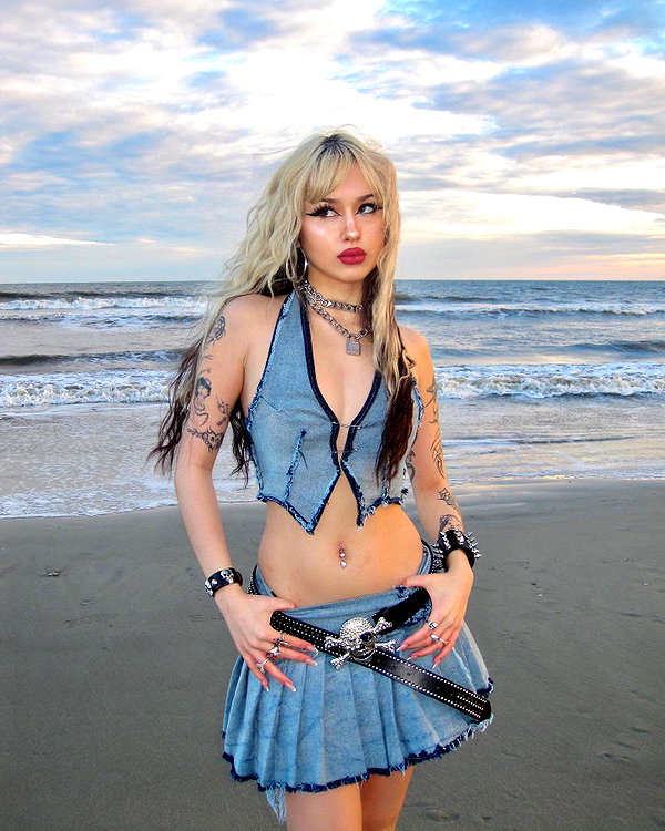 melislie instagram image archive image