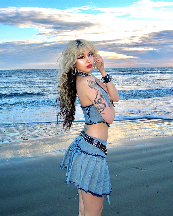 melislie instagram image archive image
