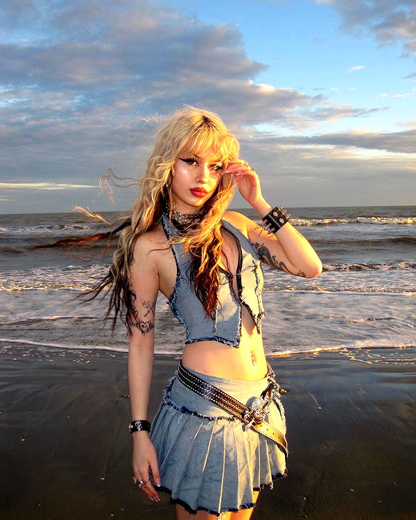 melislie instagram image archive image