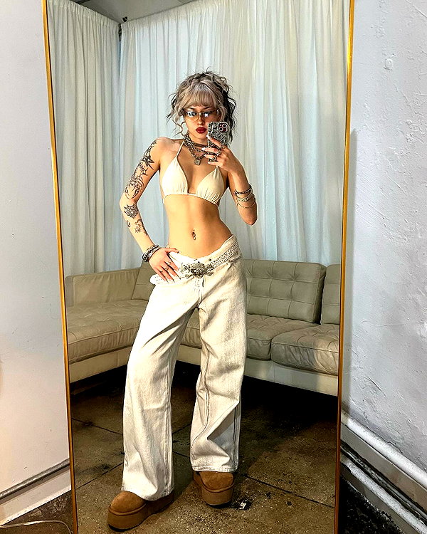 melislie instagram image archive image