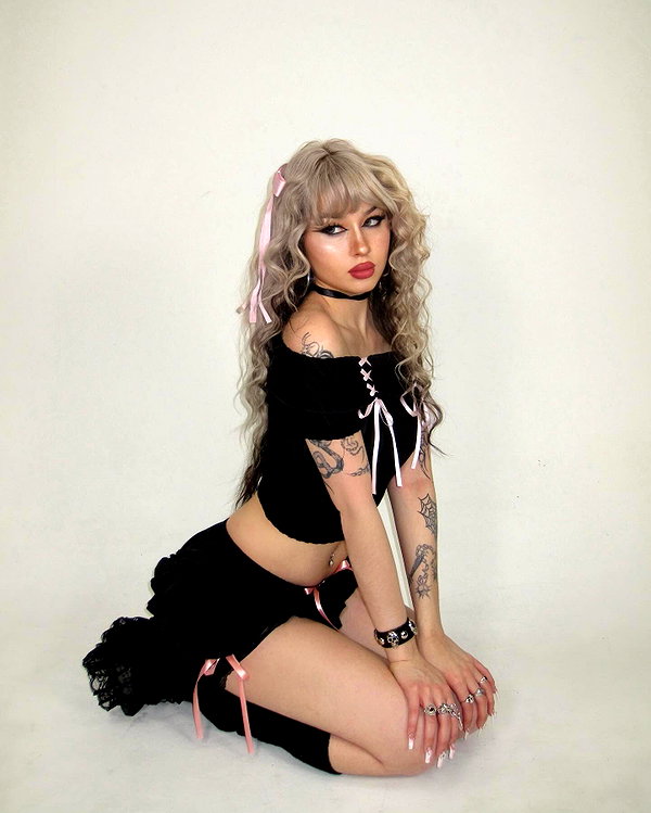 melislie instagram image archive image