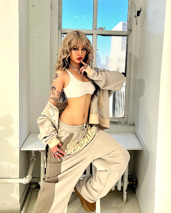 melislie instagram image archive image