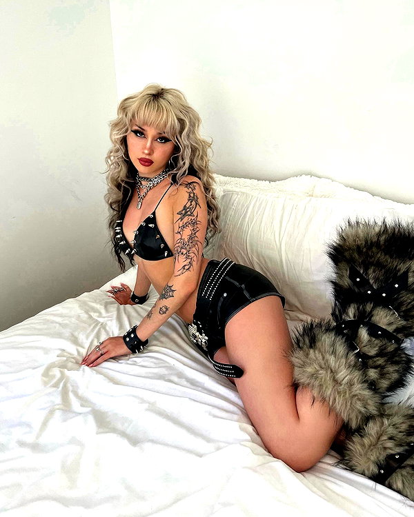 melislie instagram image archive image