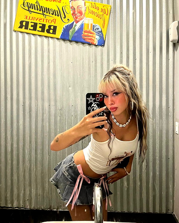 melislie instagram image archive image