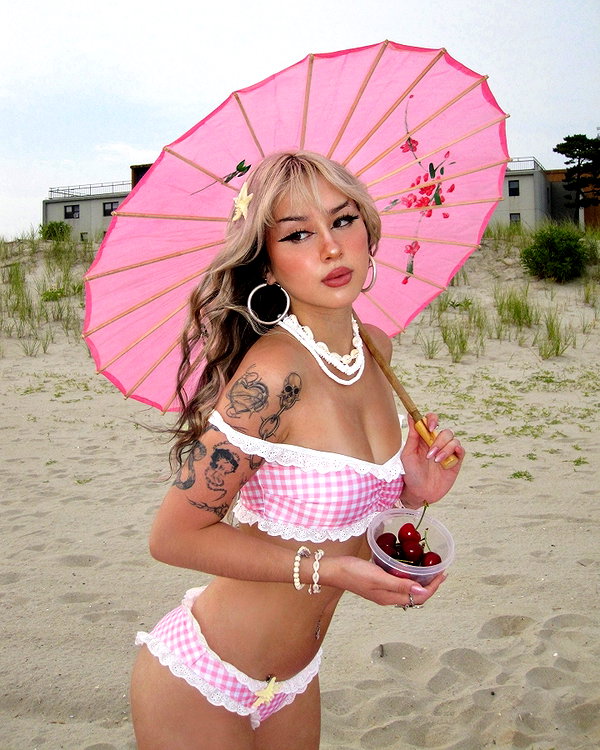 melislie instagram image archive image