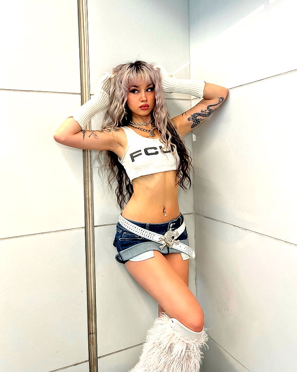 melislie instagram image archive image