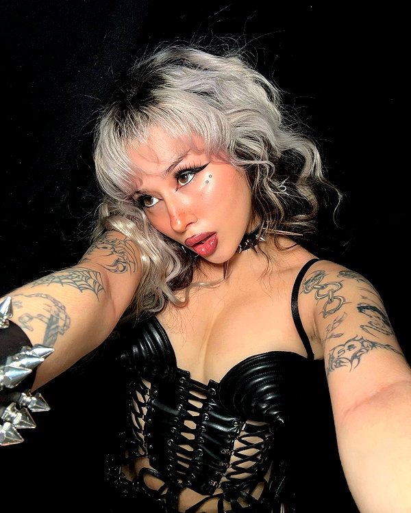 melislie instagram image archive image