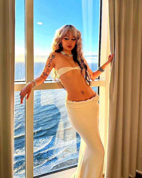 melislie instagram image archive image