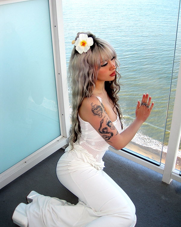 melislie instagram image archive image