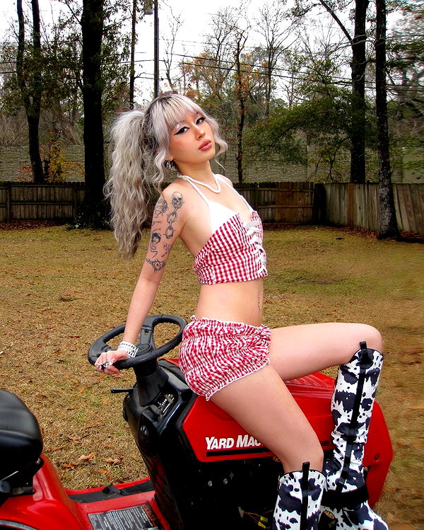 melislie instagram image archive image