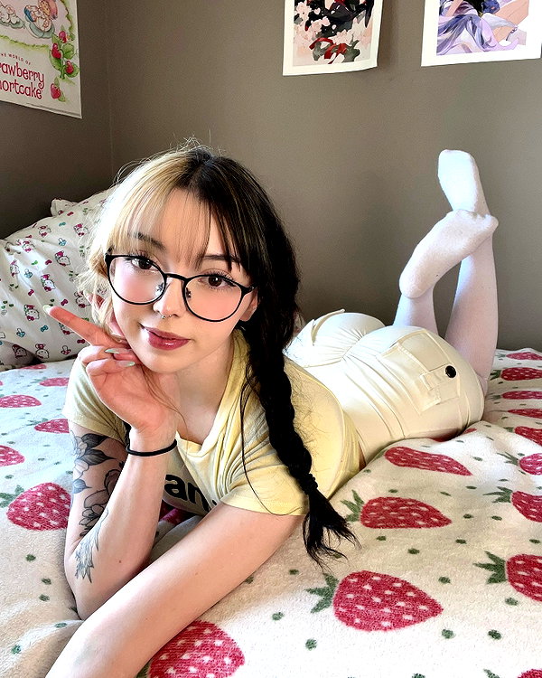 mia4rent instagram image archive image