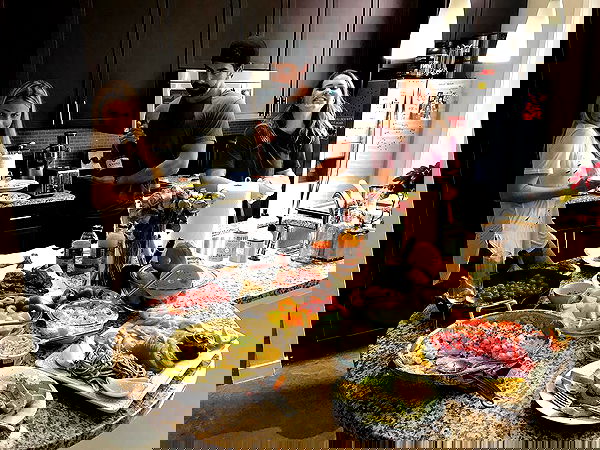 miakhalifa miakhalifa archive image