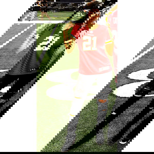 miakhalifa miakhalifa archive image