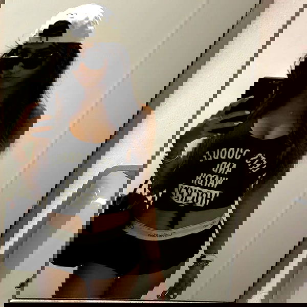 miakhalifa miakhalifa archive image