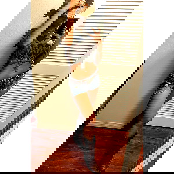 miakhalifa miakhalifa archive image