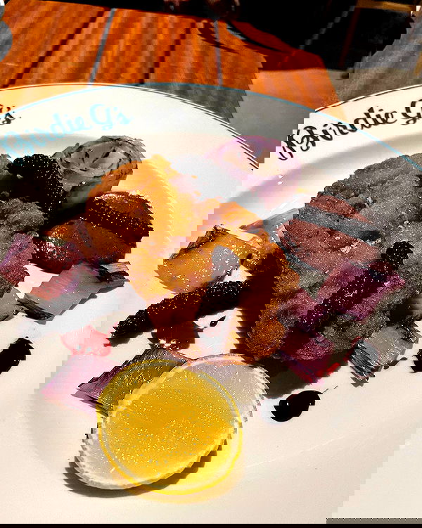 miakhalifa miakhalifa archive image