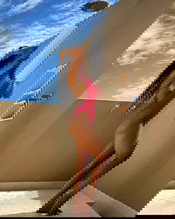 miakhalifa miakhalifa archive image