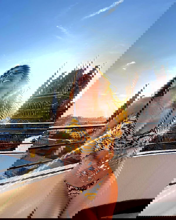 miakhalifa miakhalifa archive image