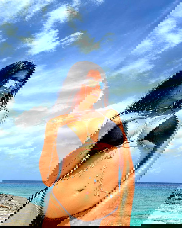 miakhalifa miakhalifa archive image