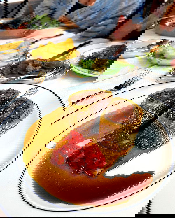 miakhalifa miakhalifa archive image