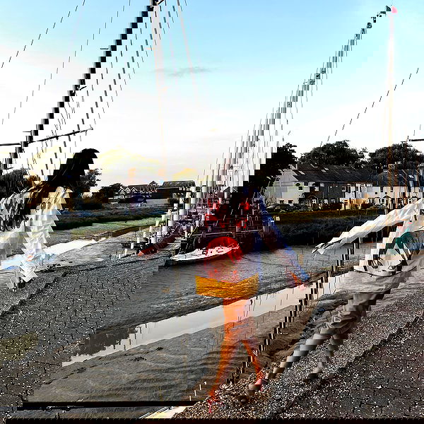 miakhalifa miakhalifa archive image