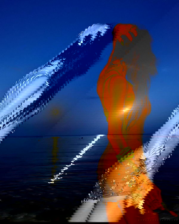 miakhalifa miakhalifa archive image