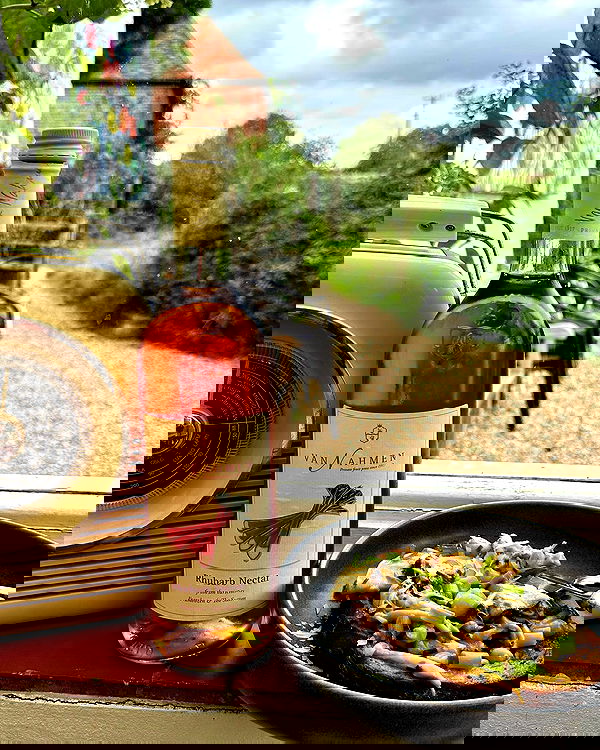 miakhalifa miakhalifa archive image