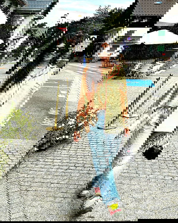 miakhalifa miakhalifa archive image