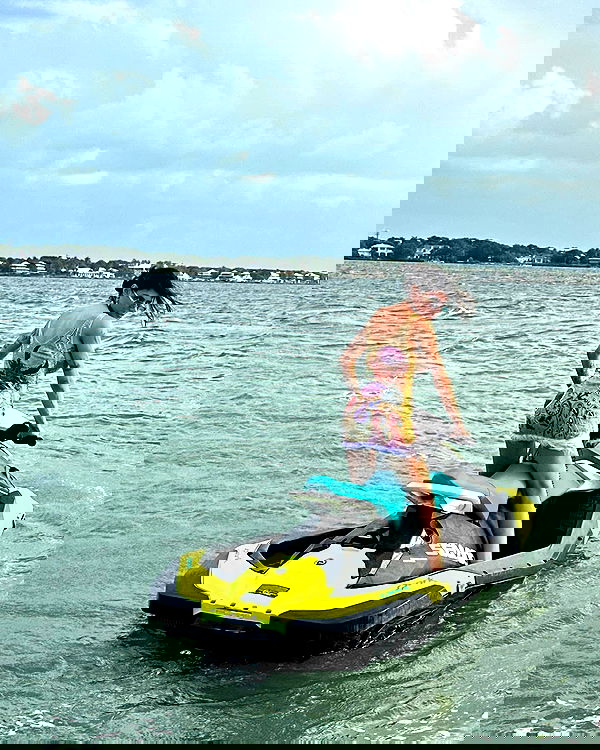 miakhalifa miakhalifa archive image