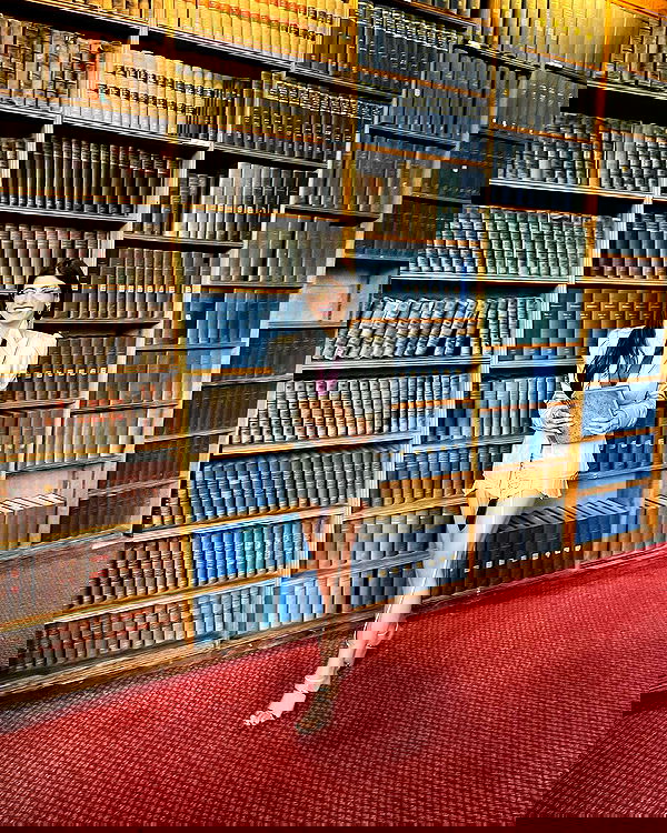 miakhalifa miakhalifa archive image